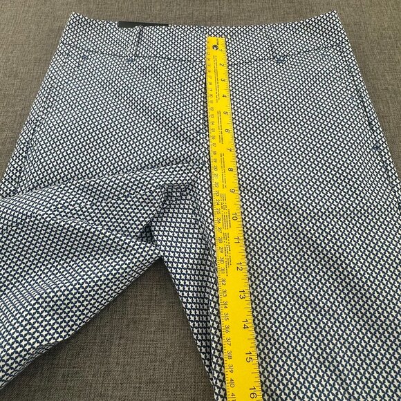 NEW! Ann Taylor Devin Fit Shorts Size 4 Blue & White $59 Cotton Blend Bermuda - Picture 4 of 14